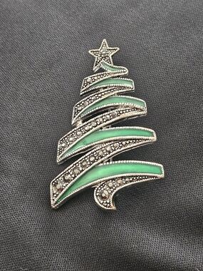 Silver-tone And Green Enamel Christmas Tree Vintage Brooch
